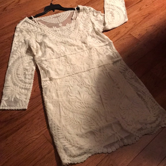 Express cream dress - Picture 2 of 3